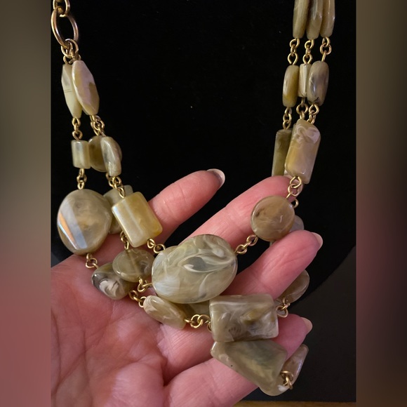 063) Triple Strand Resin Necklace vintage - Picture 3 of 3